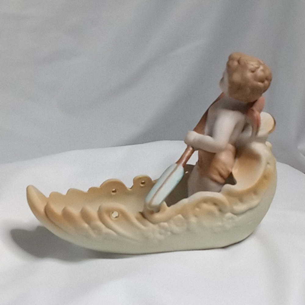 cherub with boat Ardalt Lenwile  figurine - Picture 4 of 7